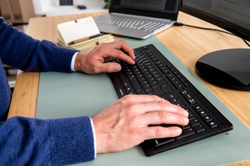 CHERRY STREAM DESKTOP COMFORT Wireless Keyboard and Mouse